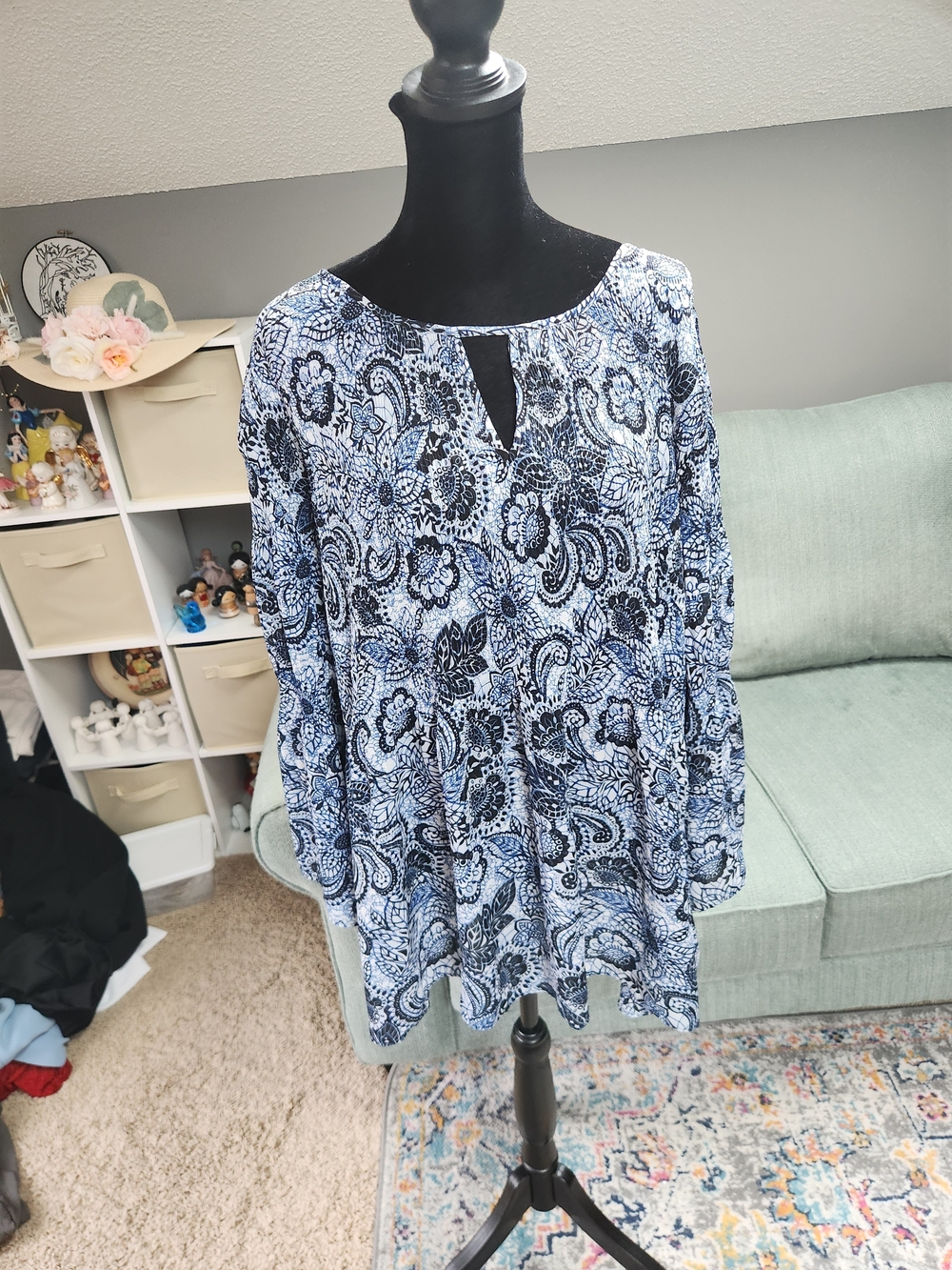 *Ninety Clothing Co. Blue & White Floral Keyhole Tunic Top Bell Sleeves 3X Plus